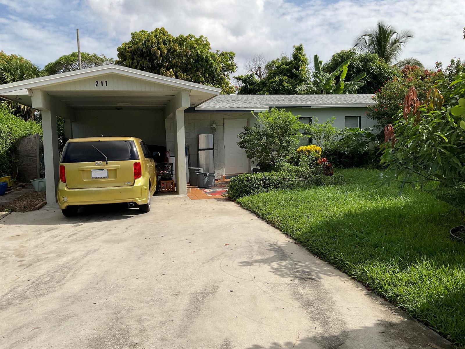 211 NE 27TH Avenue, Boynton Beach FL 33435 photo 2