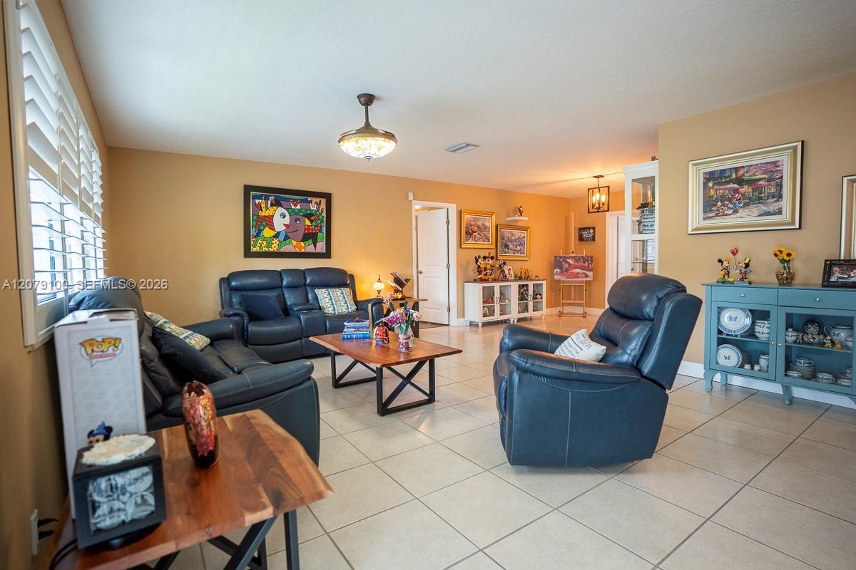 4301 Adams St, Hollywood FL 33021 photo 2