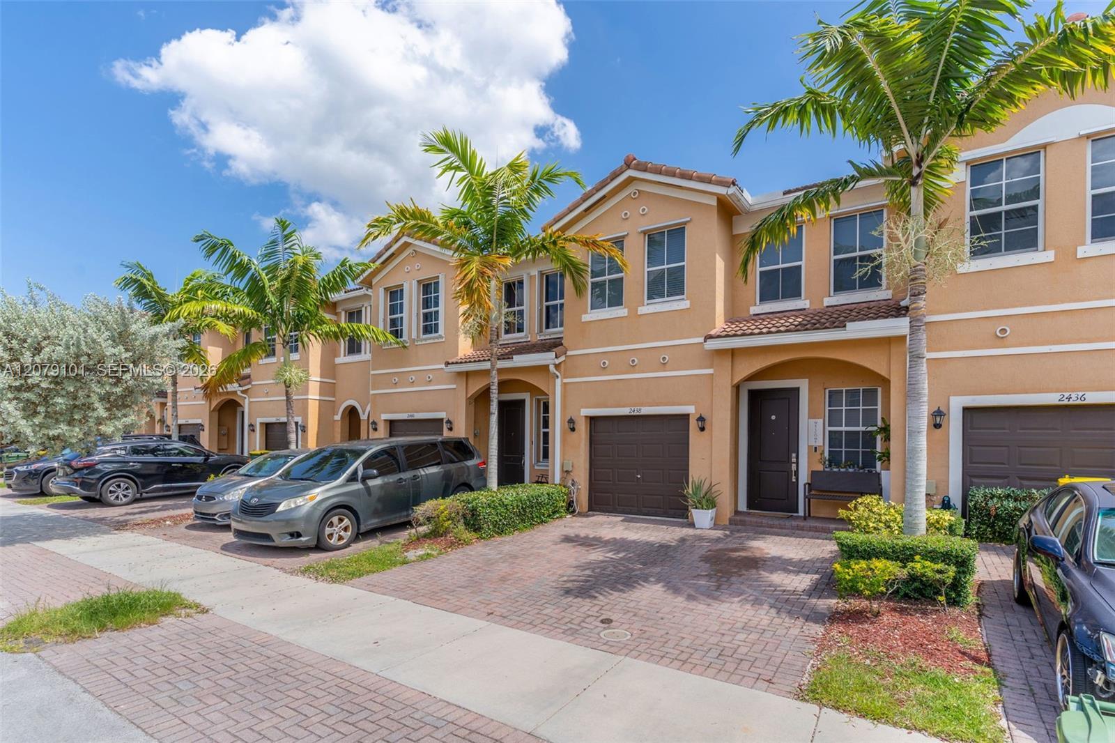 2438 SE 15 St, Homestead FL 33035 photo 2