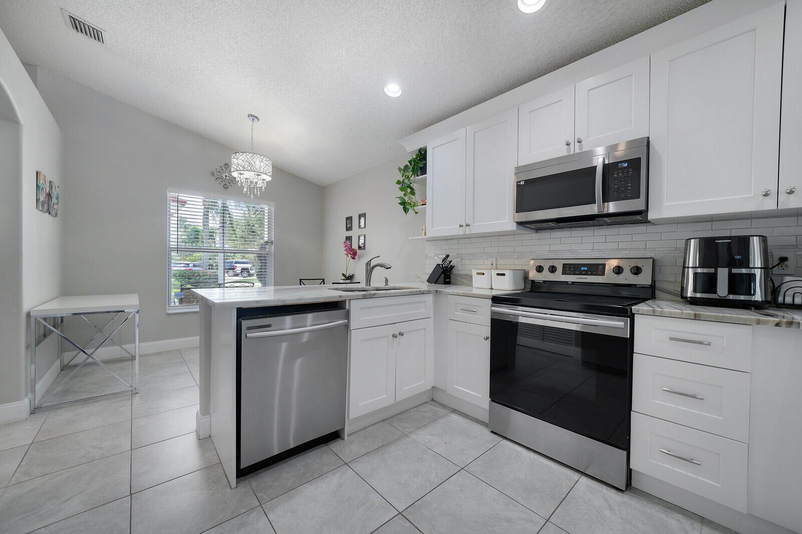 6376 Barton Creek Circle, Lake Worth FL 33463 photo 3