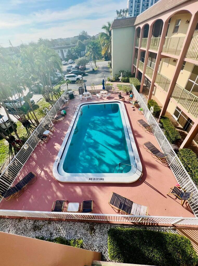 100 SE 6TH Avenue # 303, Pompano Beach FL 33060 photo 2