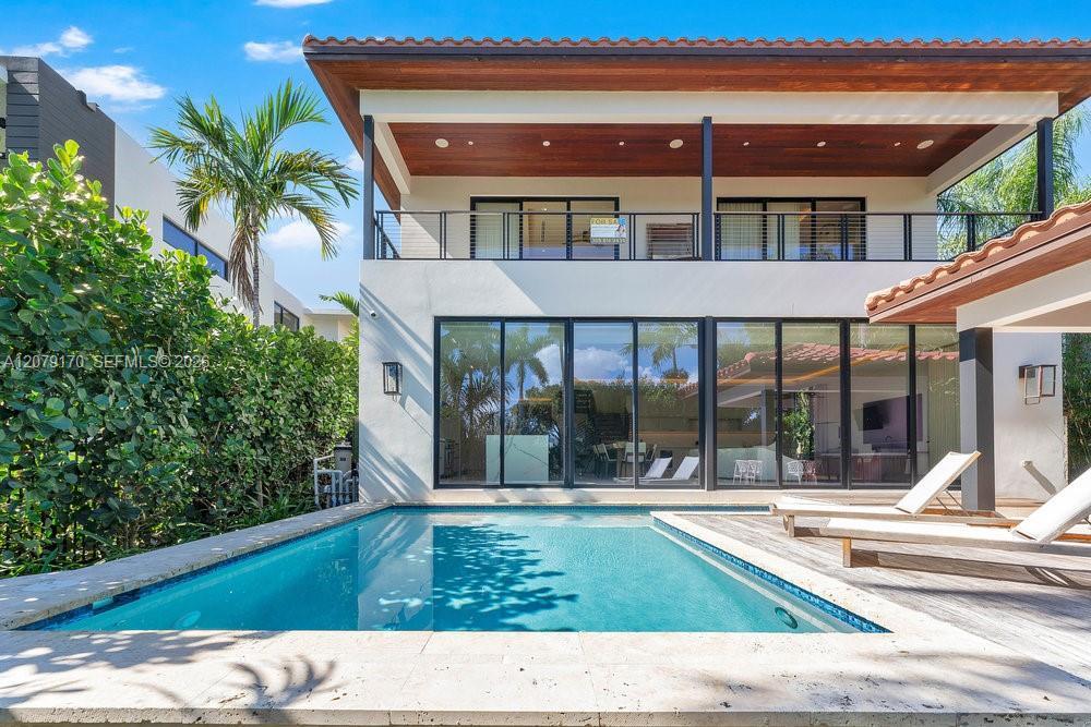 5831 Alton Rd, Miami Beach FL 33140