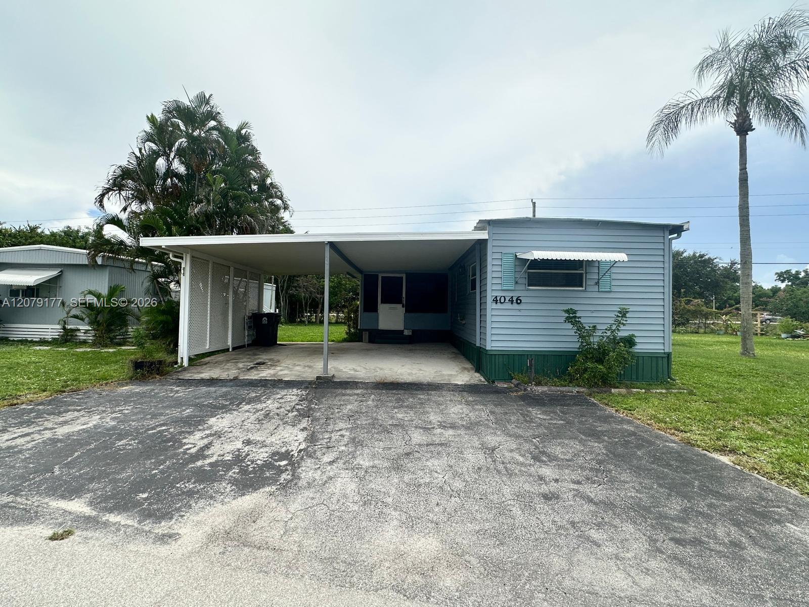 4046 67th Ln, Riviera Beach FL 33404 photo 2