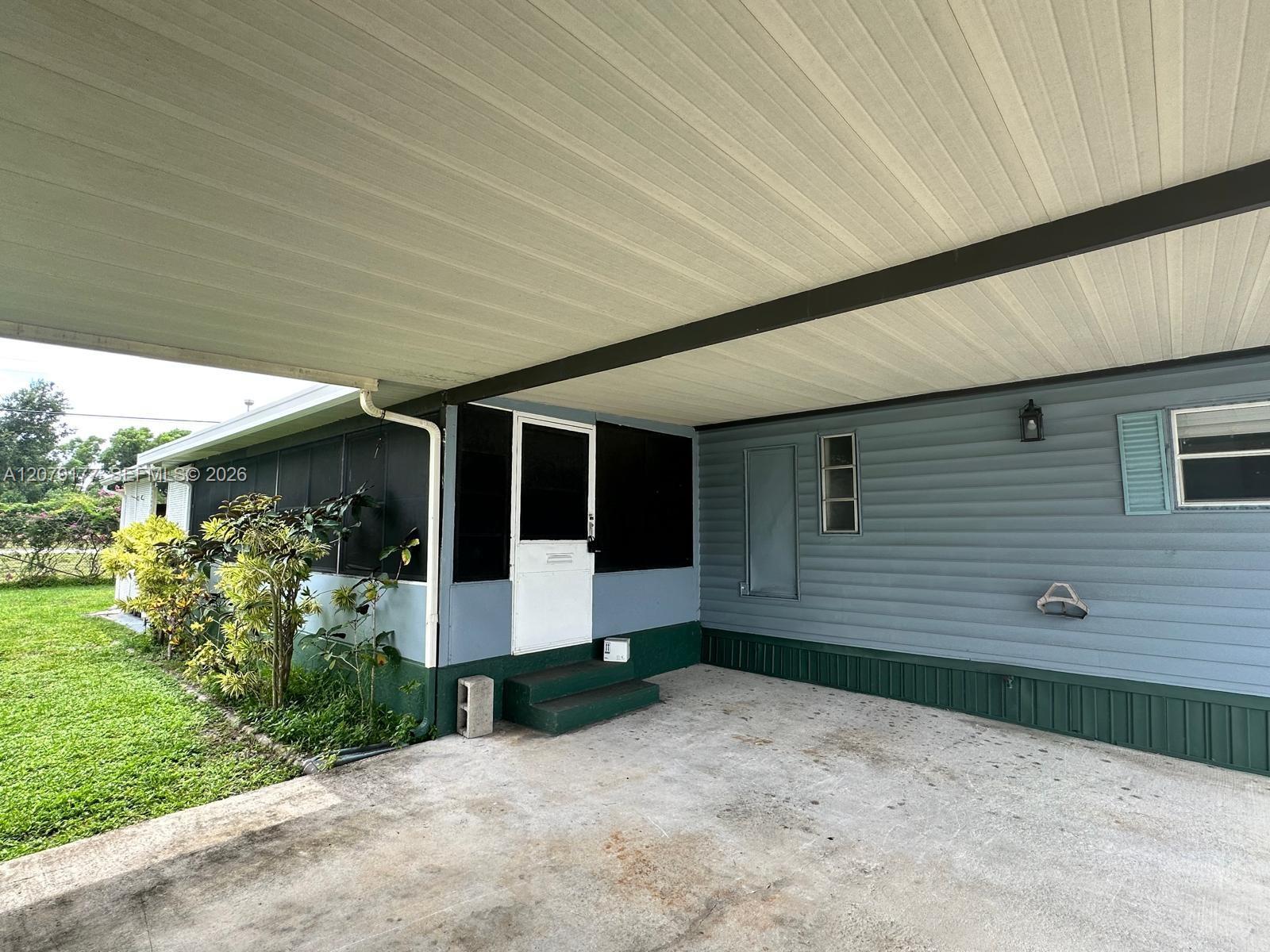 4046 67th Ln, Riviera Beach FL 33404 photo 3