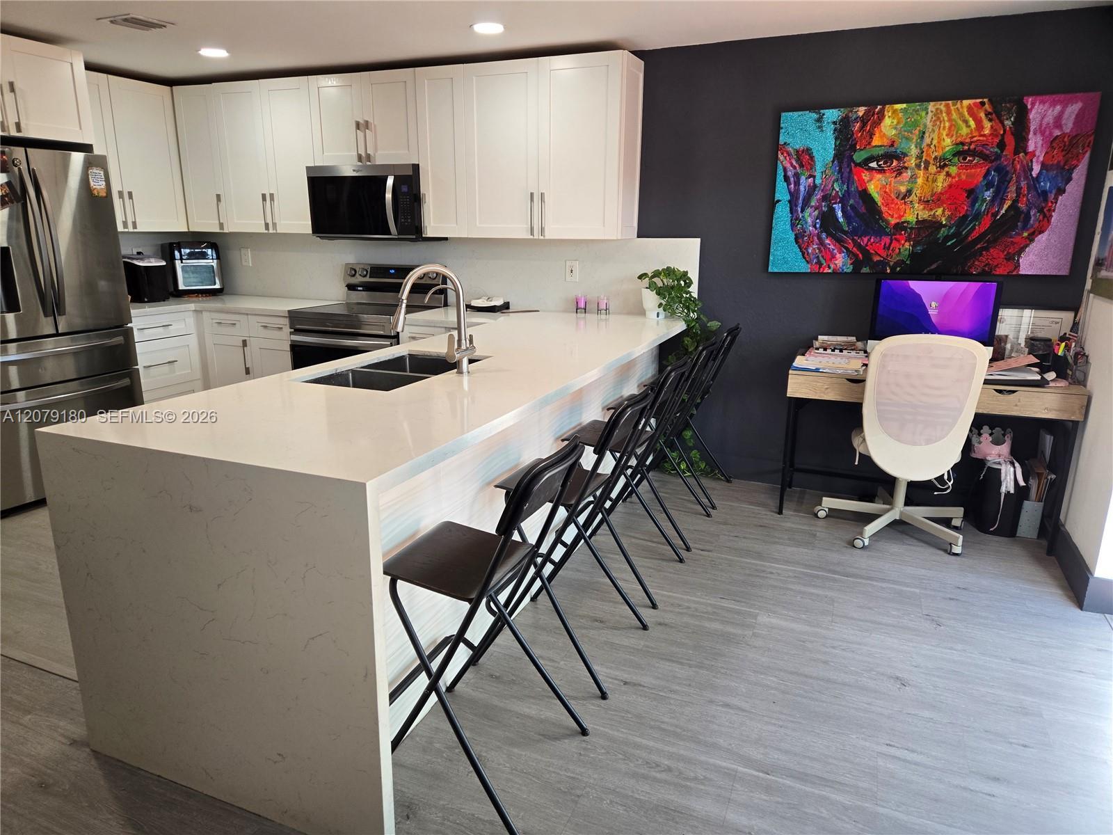 11464 NW 50th Ter, Doral FL 33178 photo 4
