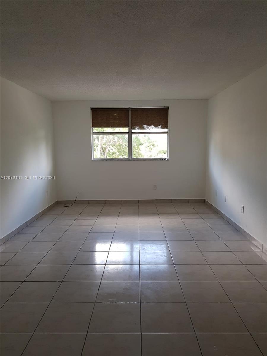 606 W 81st St # 314, Hialeah FL 33014 photo 3