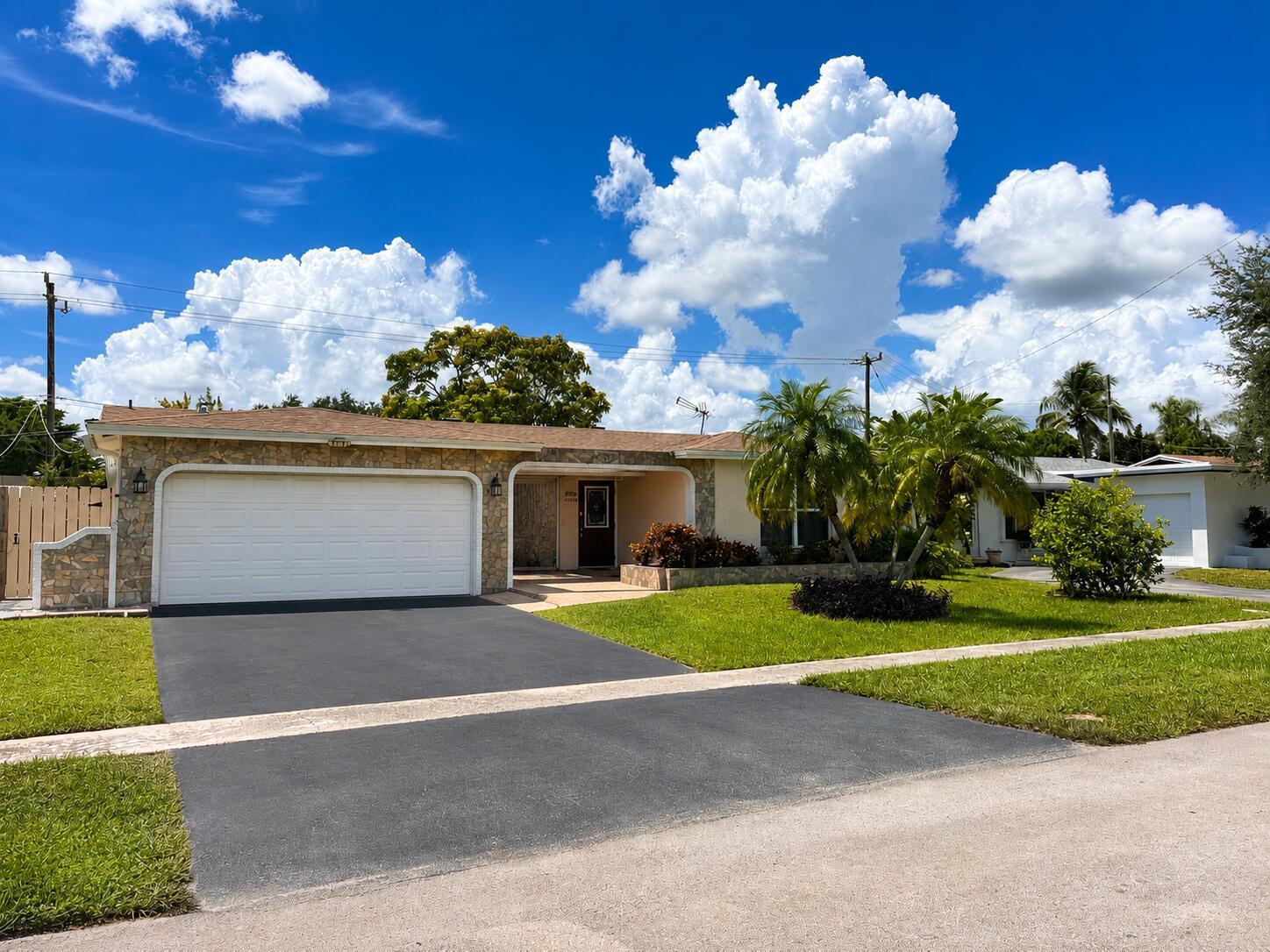10720 NW 26TH Place, Sunrise FL 33322 photo 3