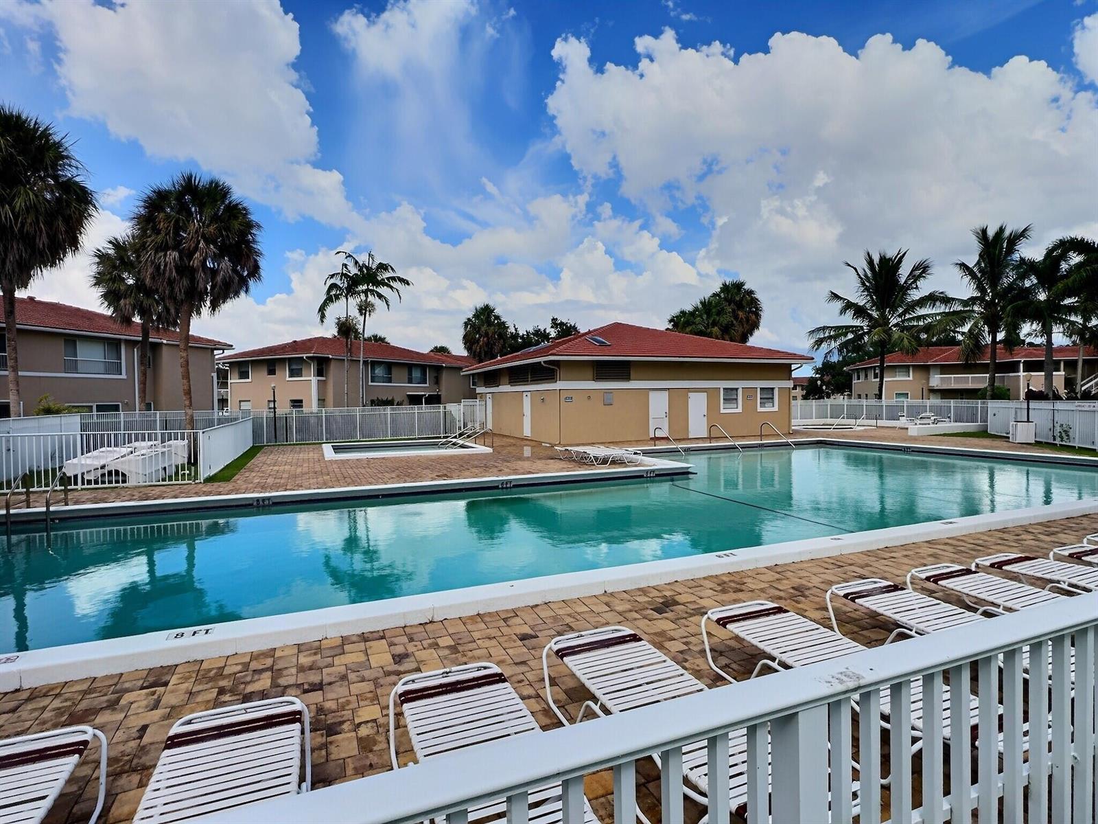 889 TWIN LAKES Drive # J, Coral Springs FL 33071 photo 4