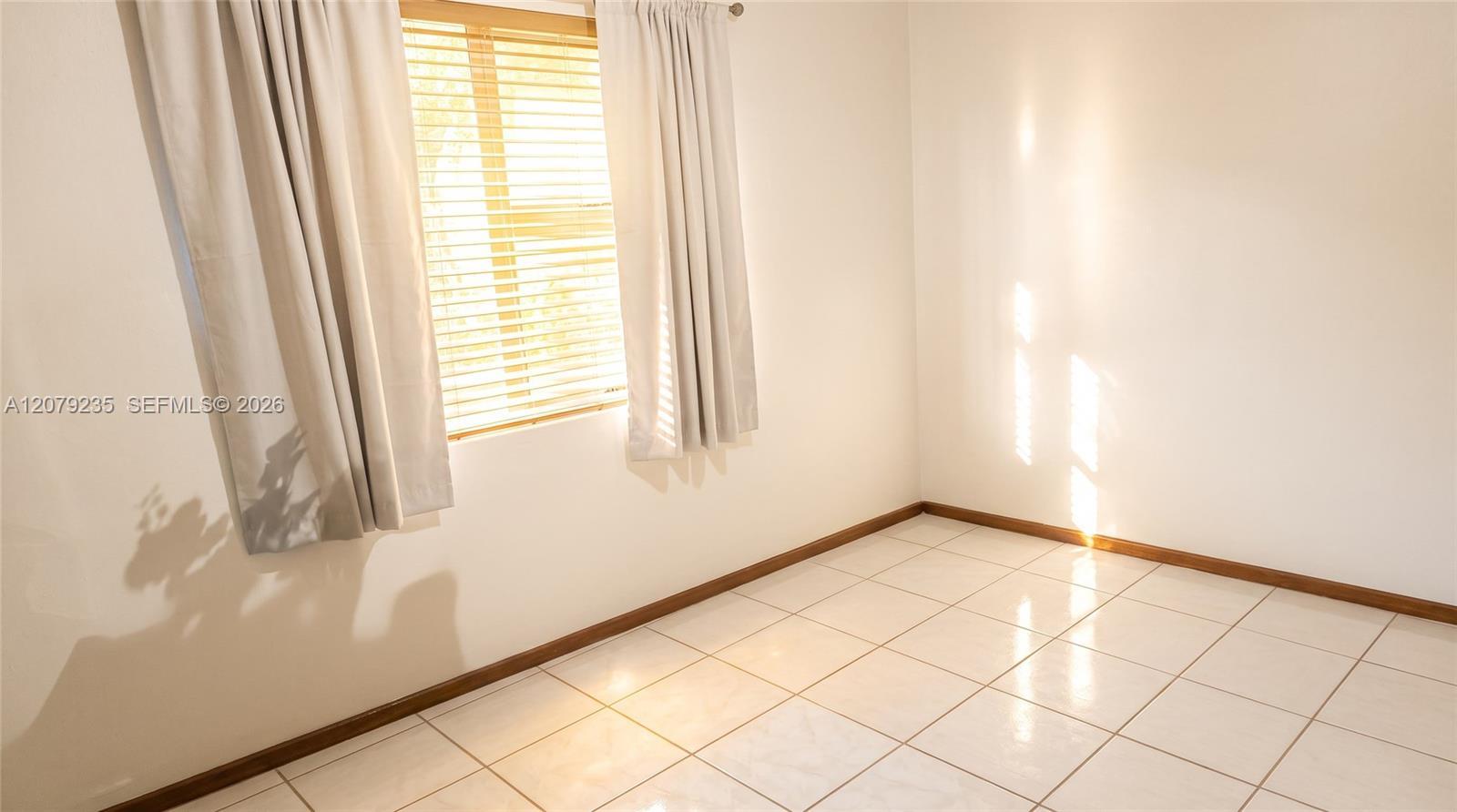 2506 Acapulco Dr, Miramar FL 33023 photo 4