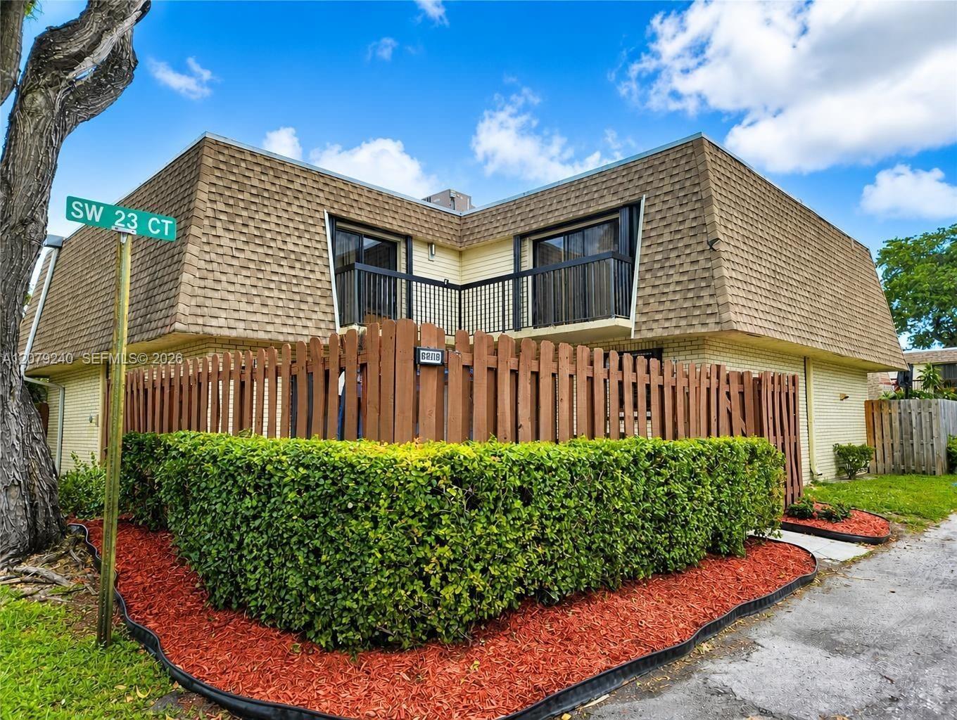 8215 SW 23rd Ct # 17D, North Lauderdale FL 33068