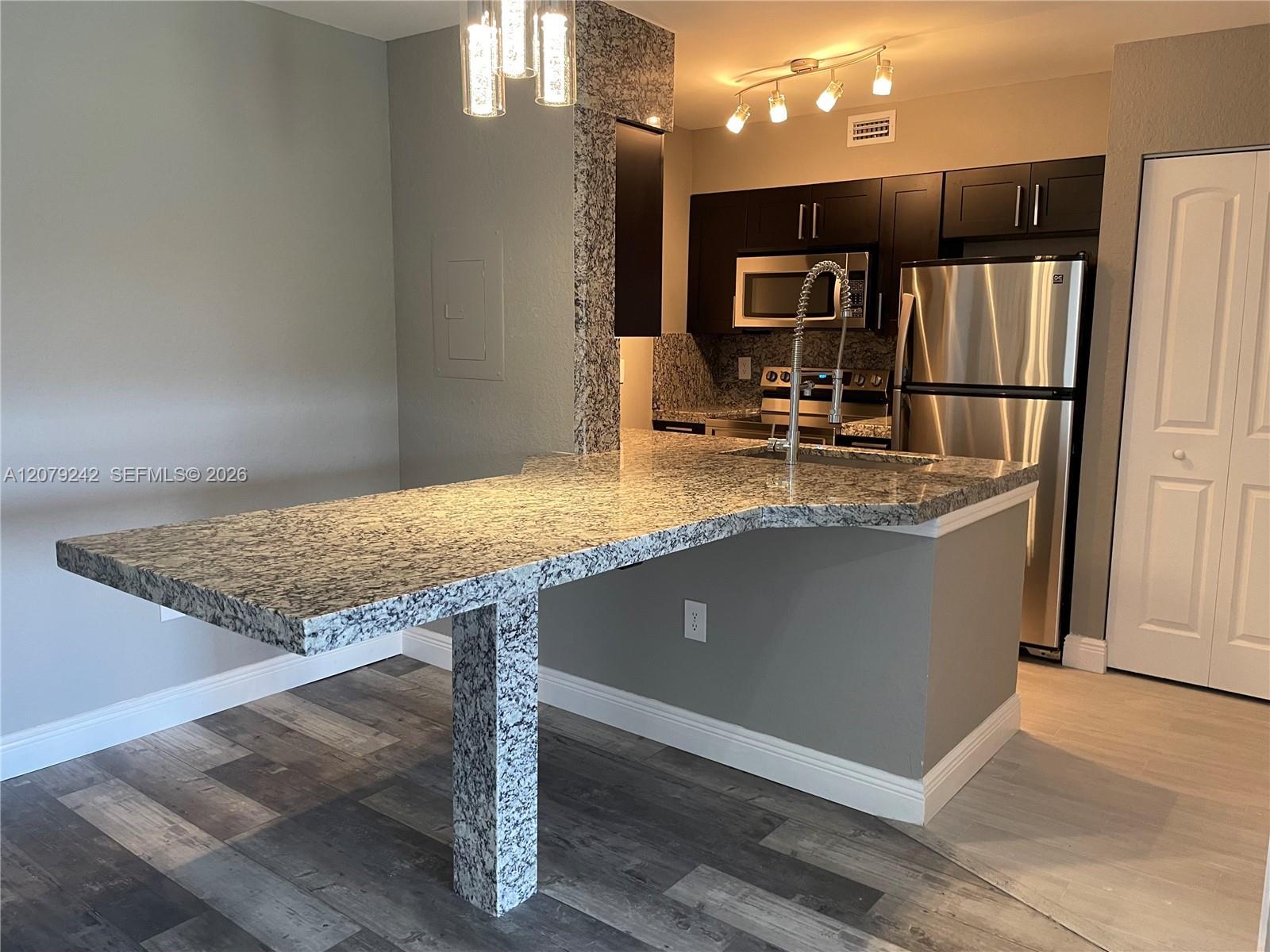 2803 N Oakland Forest Dr # 206, Oakland Park FL 33309 photo 3