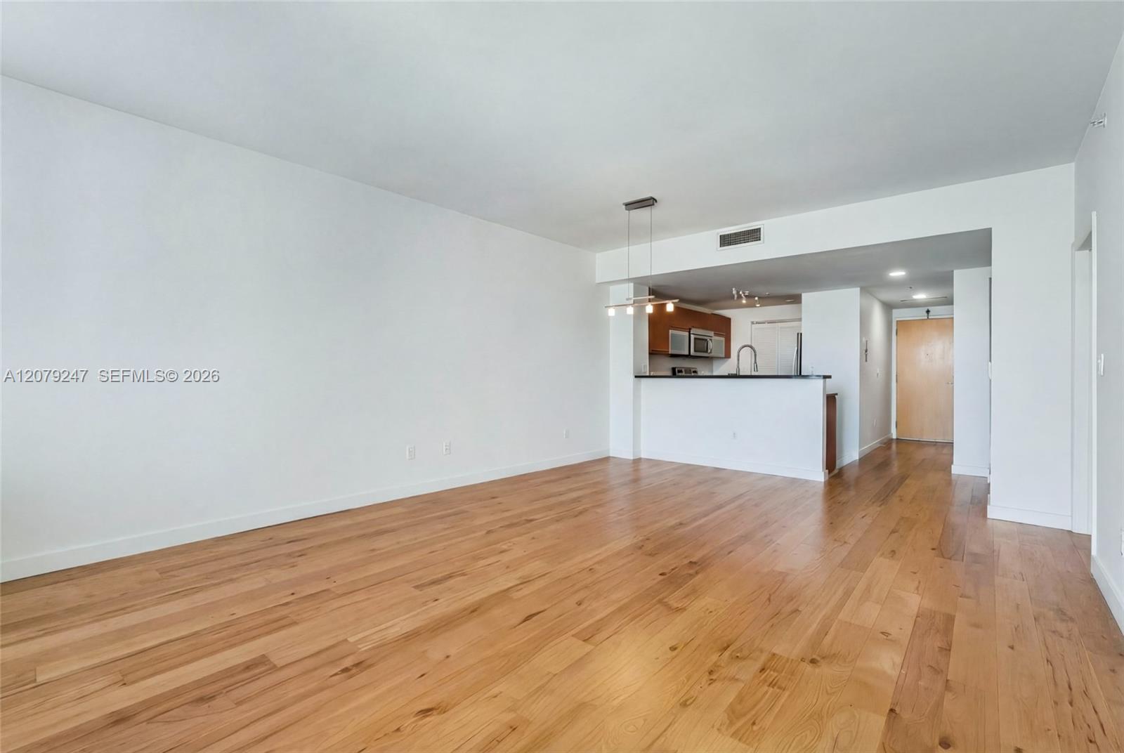253 NE 2nd St # 1007, Miami FL 33132 photo 4