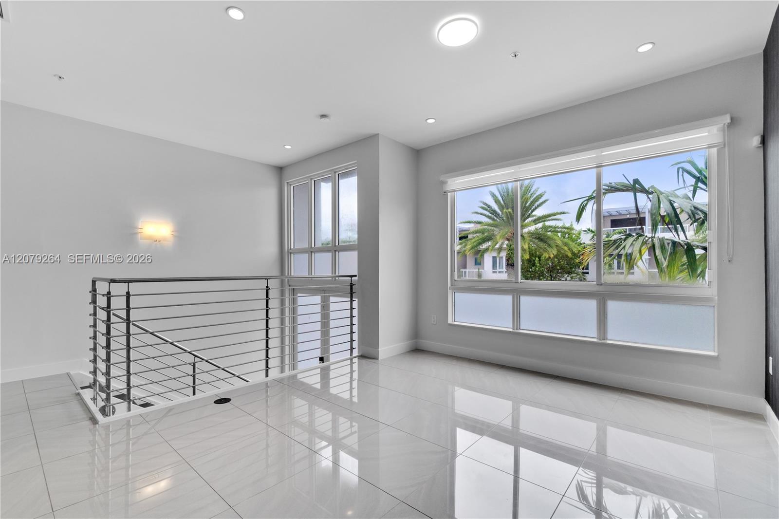 10517 NW 66th St, Doral FL 33178 photo 2