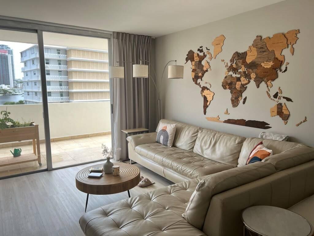 427 GOLDEN ISLES Drive # 4I, Hallandale Beach FL 33009 photo 3