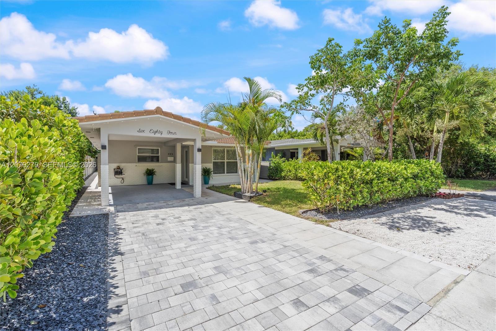 684 NE 35th St, Oakland Park FL 33334