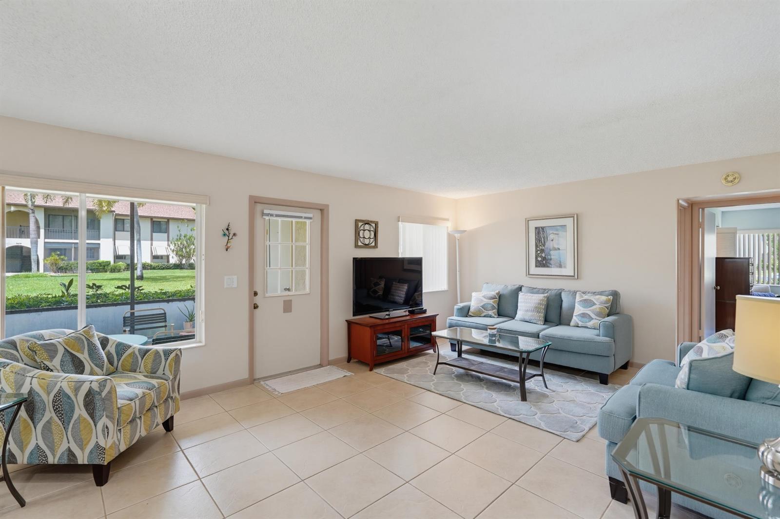 331 Knotty Pine Circle # 1, FL 33463 photo 4