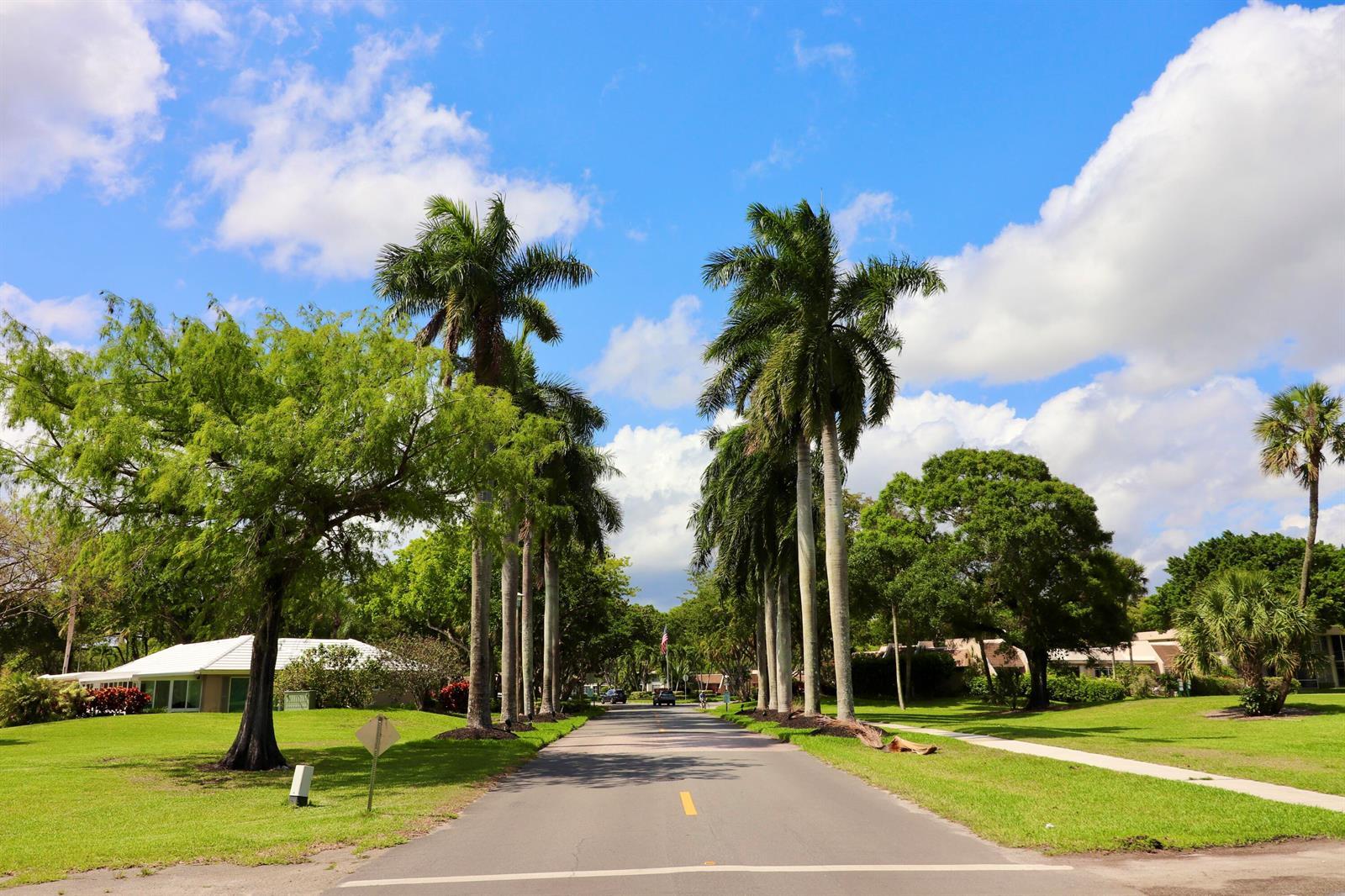 3980 OAKS CLUBHOUSE Drive # 511, Pompano Beach FL 33069 photo 2