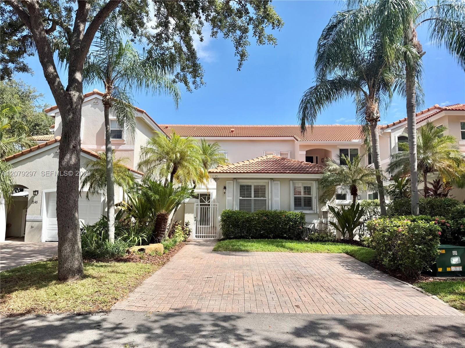1135 Cliffrose St, Hollywood FL 33019