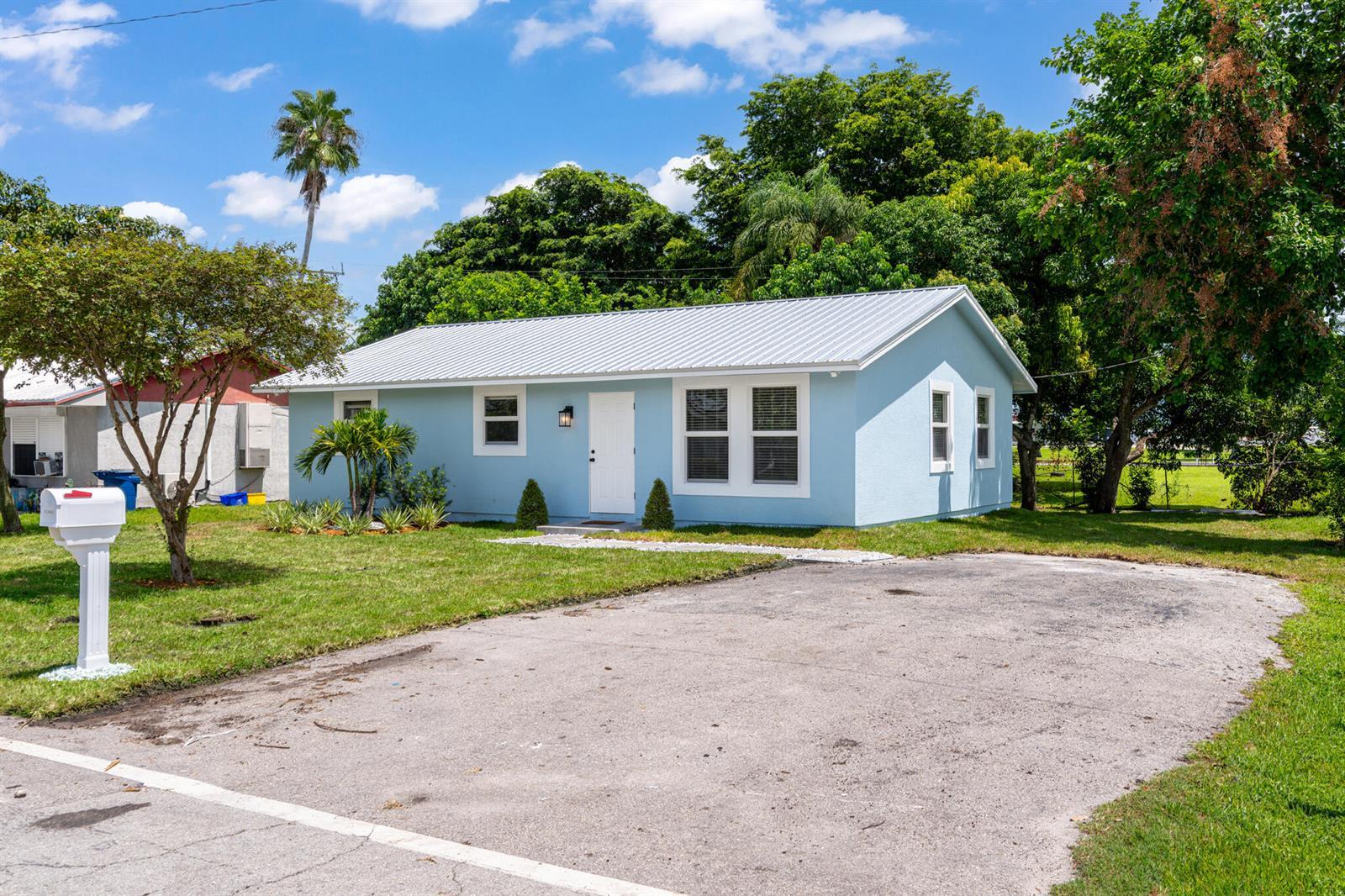 625 NW 14TH Street, Belle Glade FL 33430 photo 2