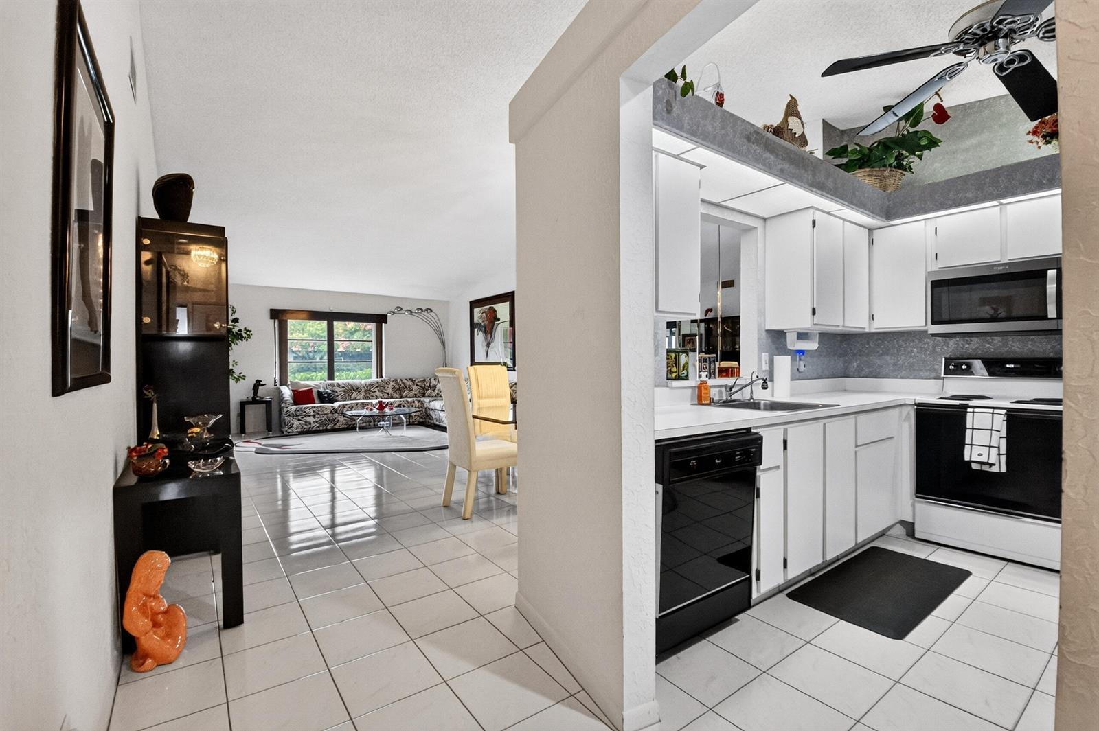 8179 Whispering Palm Drive, Boca Raton FL 33496 photo 5