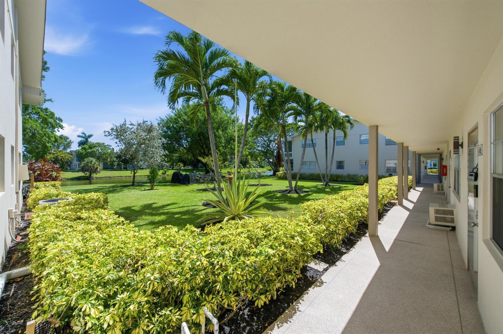 489 Tilford W, Deerfield Beach FL 33442 photo 3