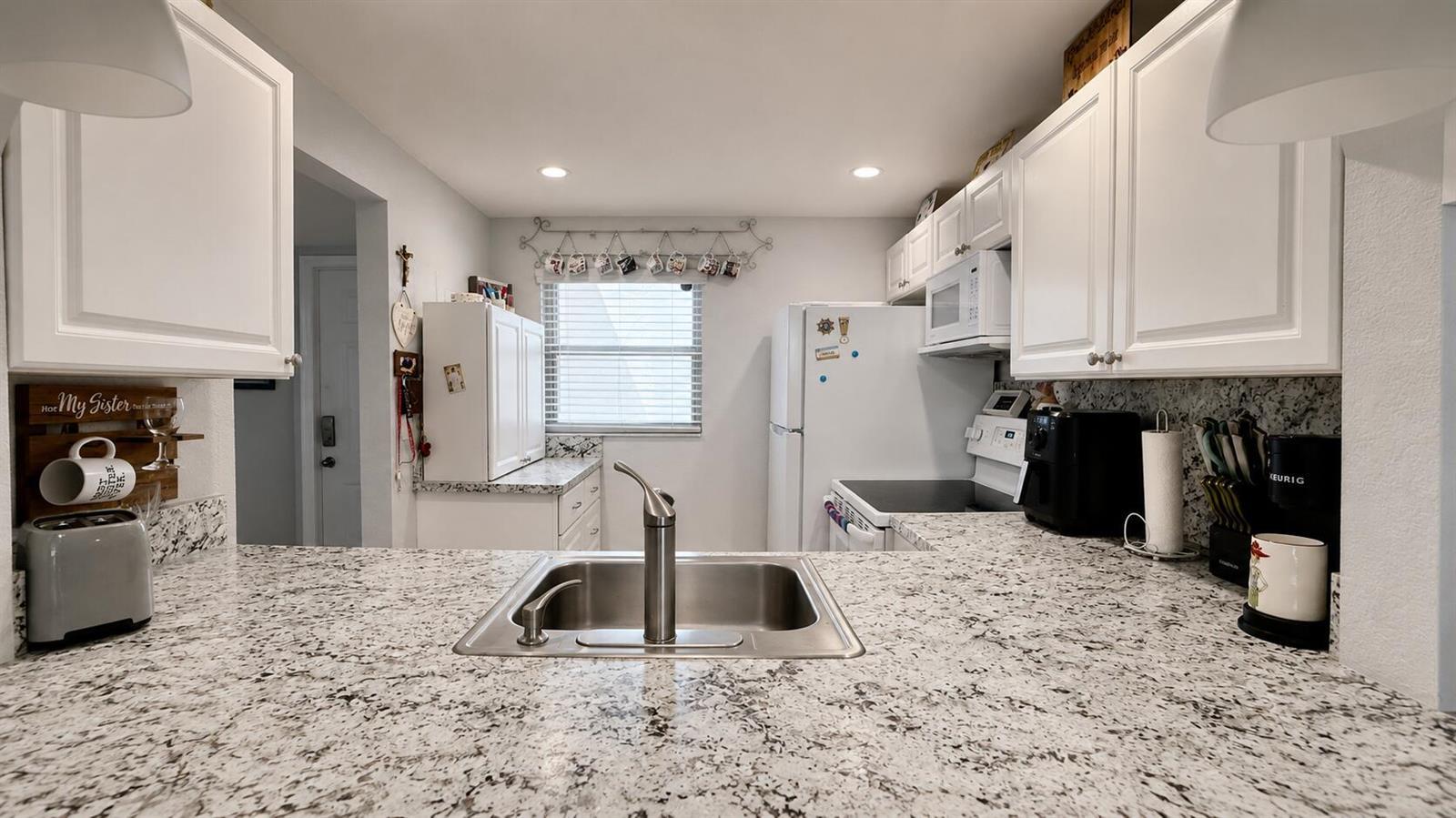 9480 Poinciana Place # 201, Davie FL 33324