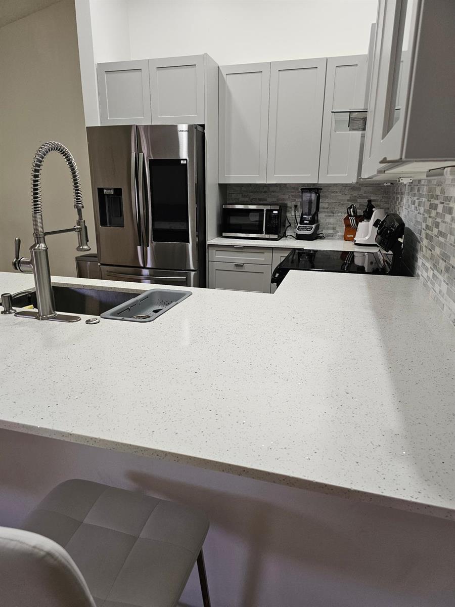 491 Springdale Circle, Palm Springs FL 33461 photo 2