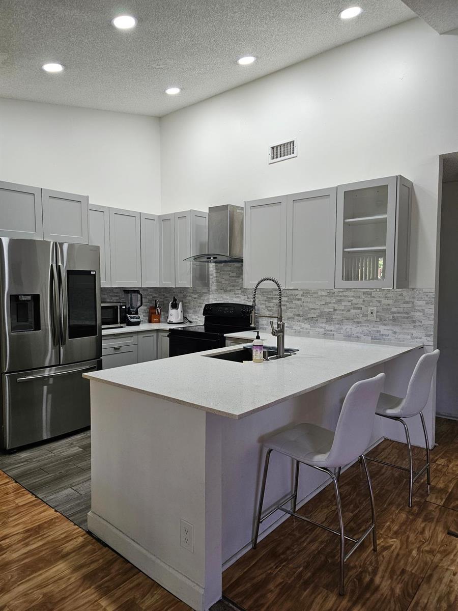 491 Springdale Circle, Palm Springs FL 33461 photo 3