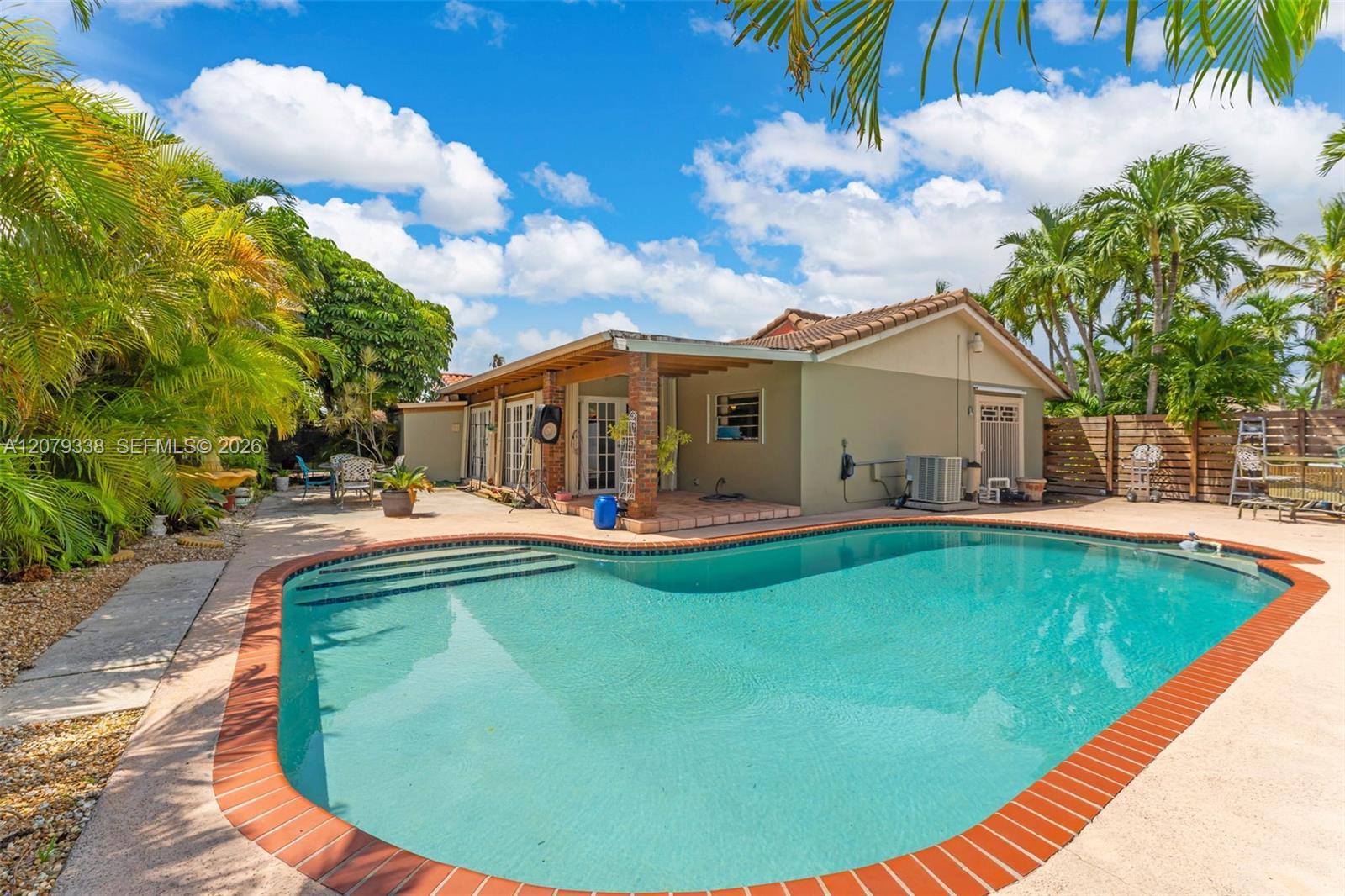 13706 SW 14th St, Miami FL 33184