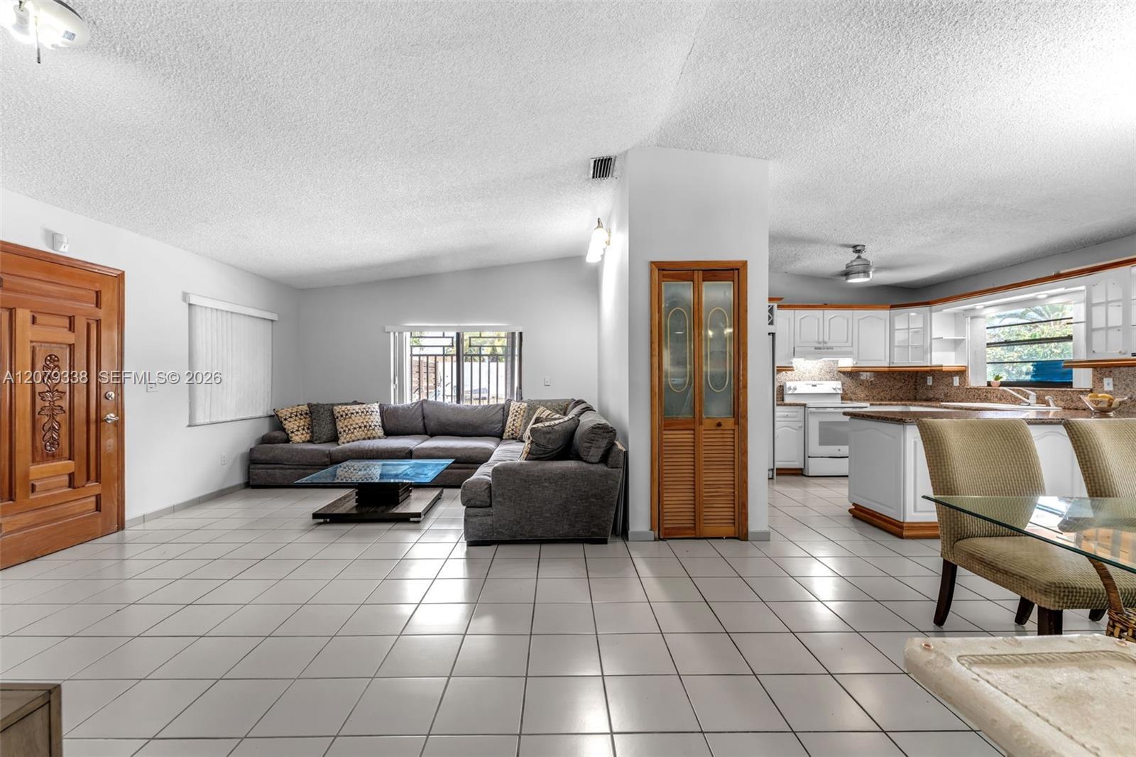 13706 SW 14th St, Miami FL 33184 photo 5