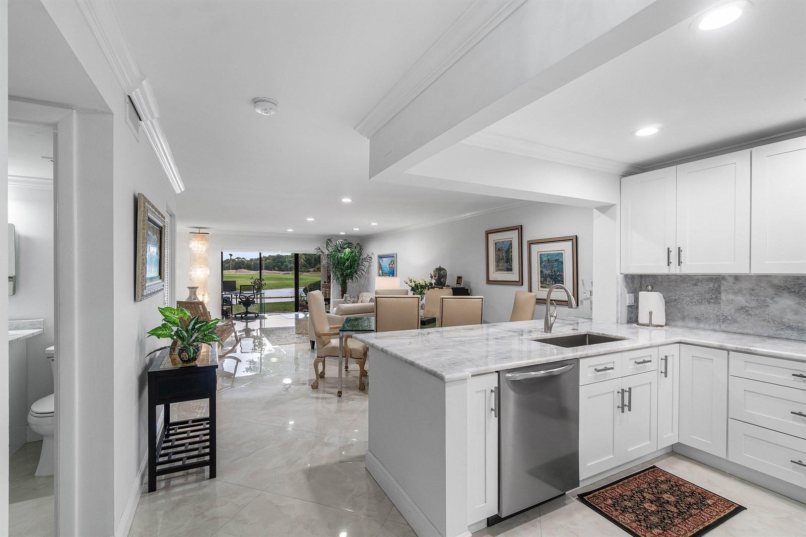 34 STRATFORD Lane W # C, Boynton Beach FL 33436 photo 2