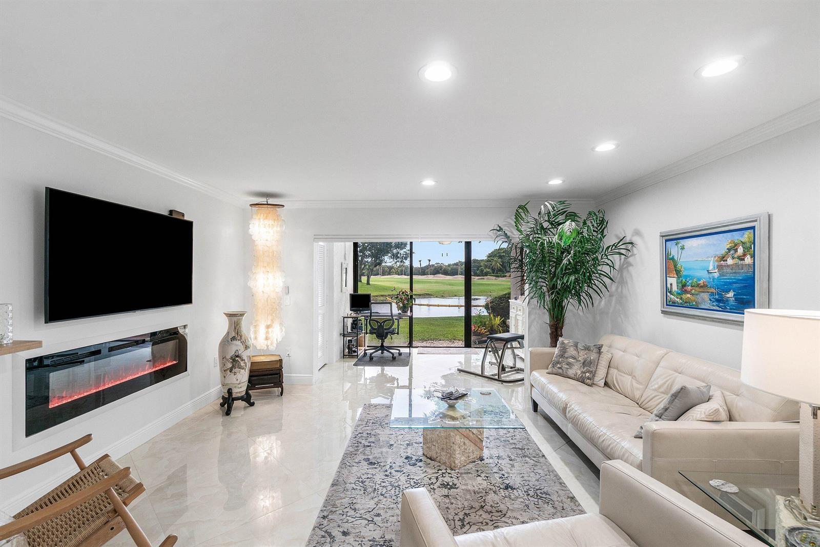 34 STRATFORD Lane W # C, Boynton Beach FL 33436