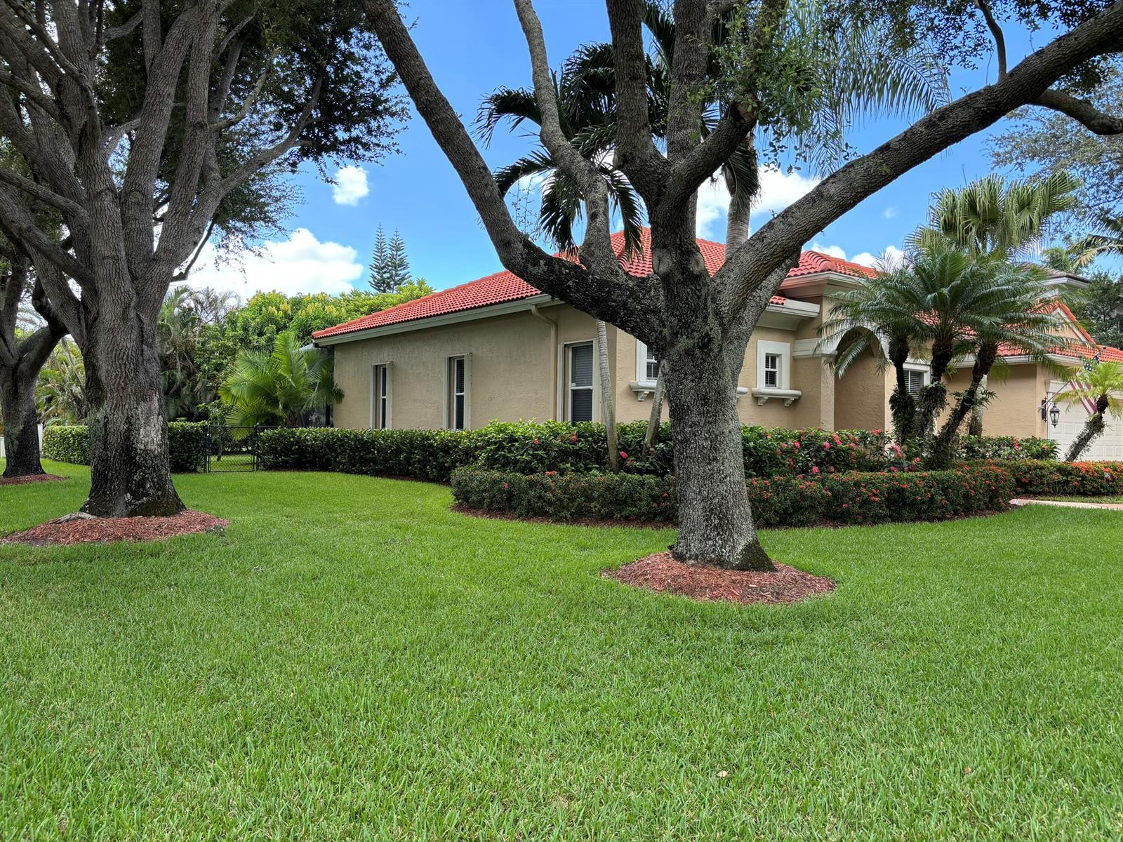 391 Mallard Point, Jupiter FL 33458 photo 3