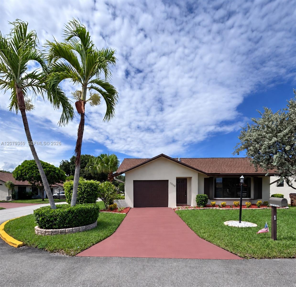 2377 SW 16 Dr, Deerfield Beach FL 33442 photo 2