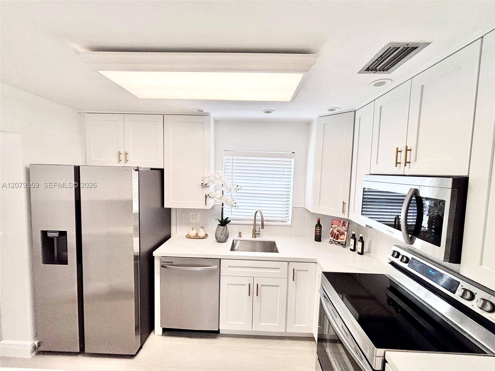 2377 SW 16 Dr, Deerfield Beach FL 33442 photo 3