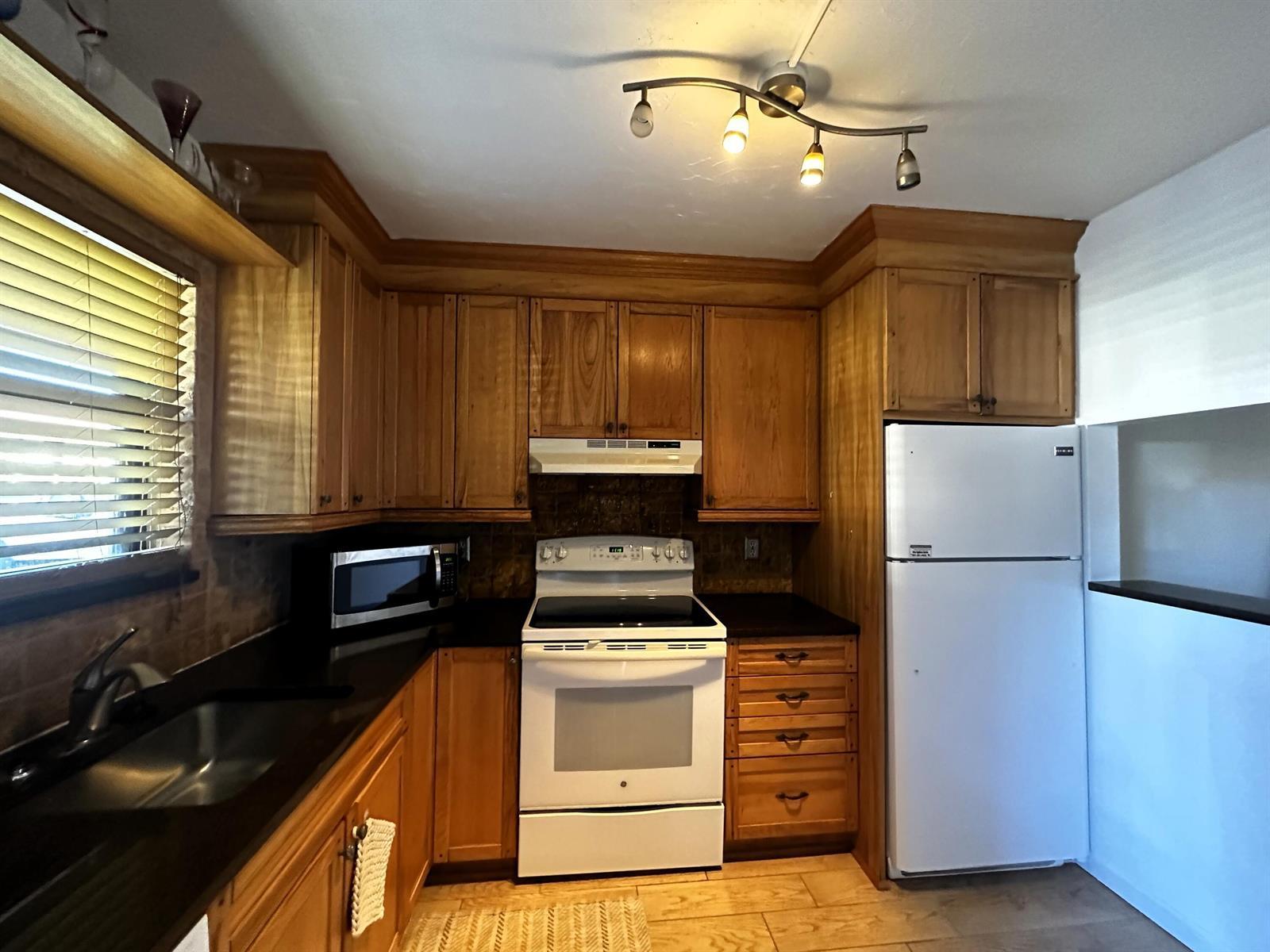21904 Lake Forest Circle # 106, Boca Raton FL 33433 photo 4