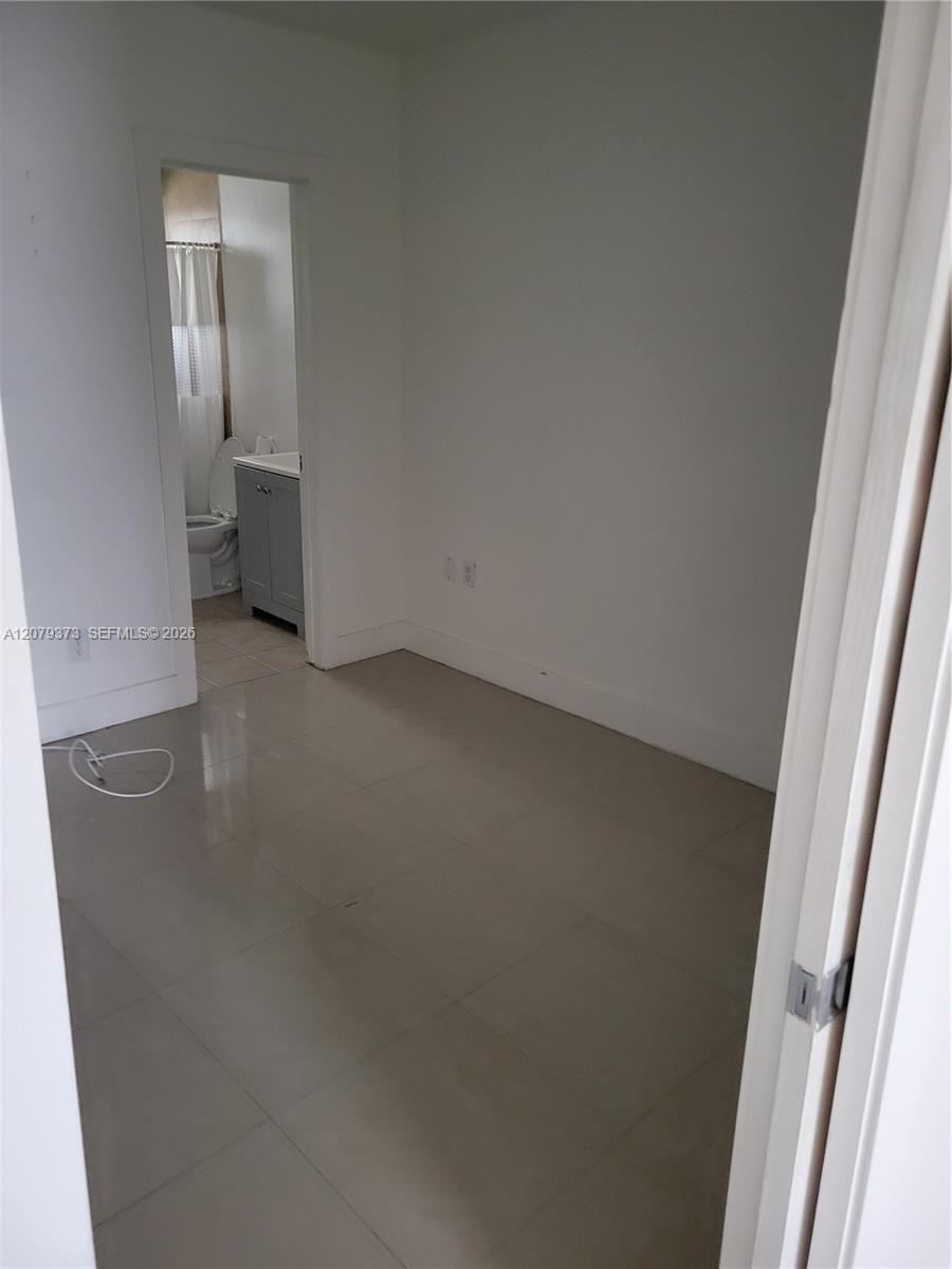 7725 Carlyle Ave # 9, Miami Beach FL 33141 photo 3