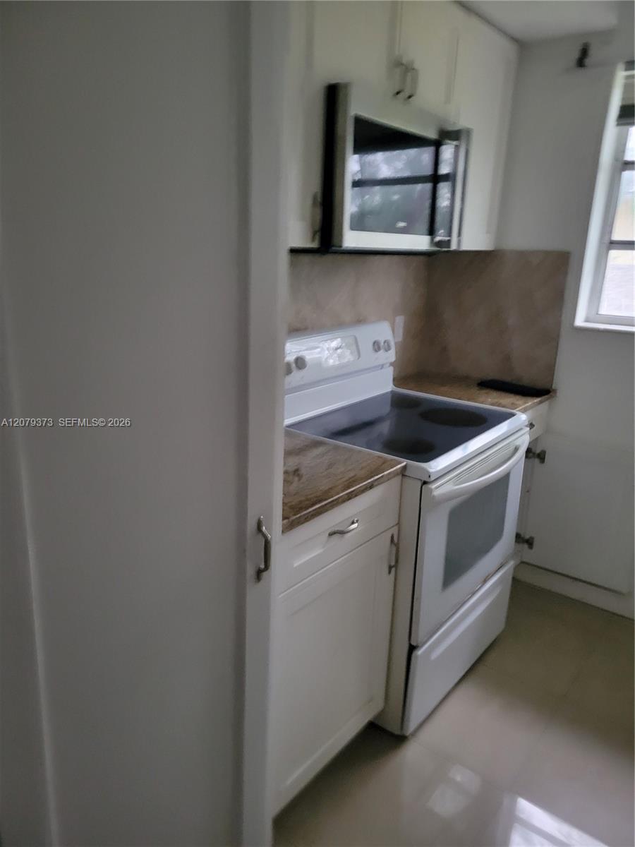 7725 Carlyle Ave # 9, Miami Beach FL 33141 photo 5
