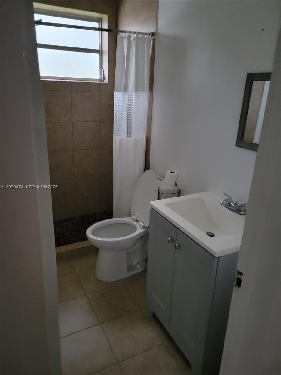 7725 Carlyle Ave # 9, Miami Beach FL 33141 photo 4