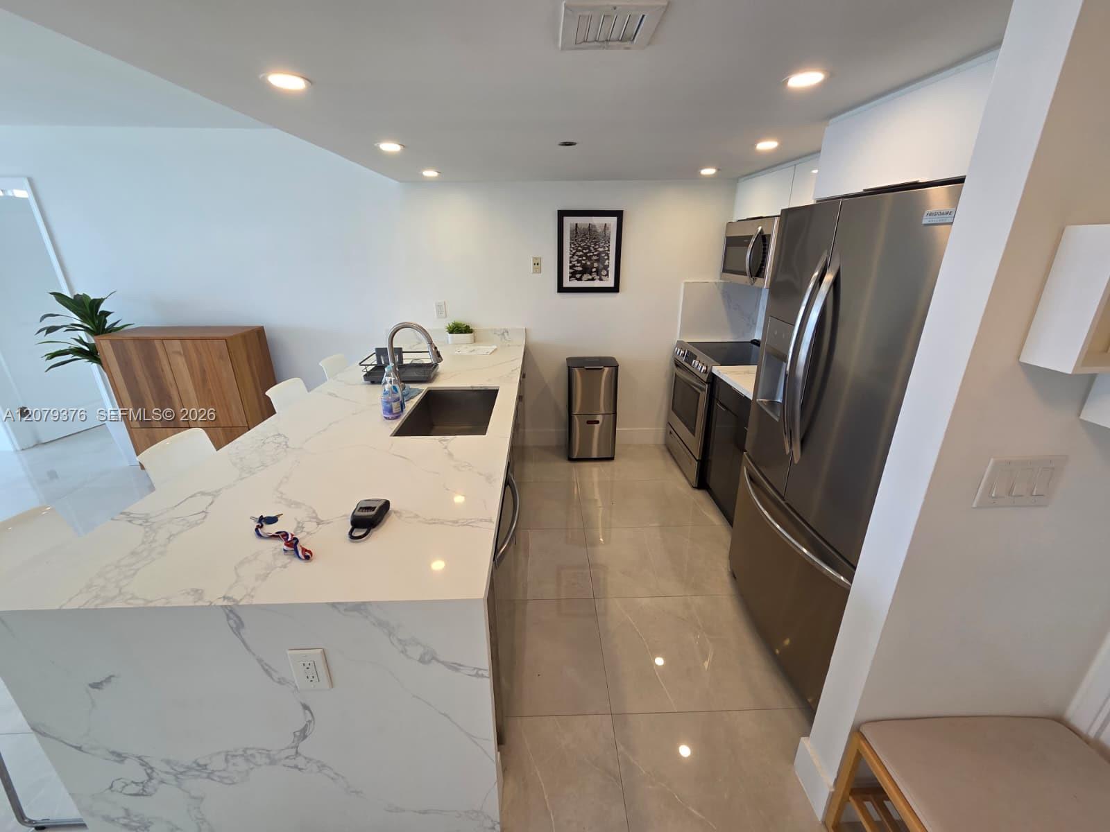 7601 E Treasure Dr # 1902, North Bay Village FL 33141 photo 3