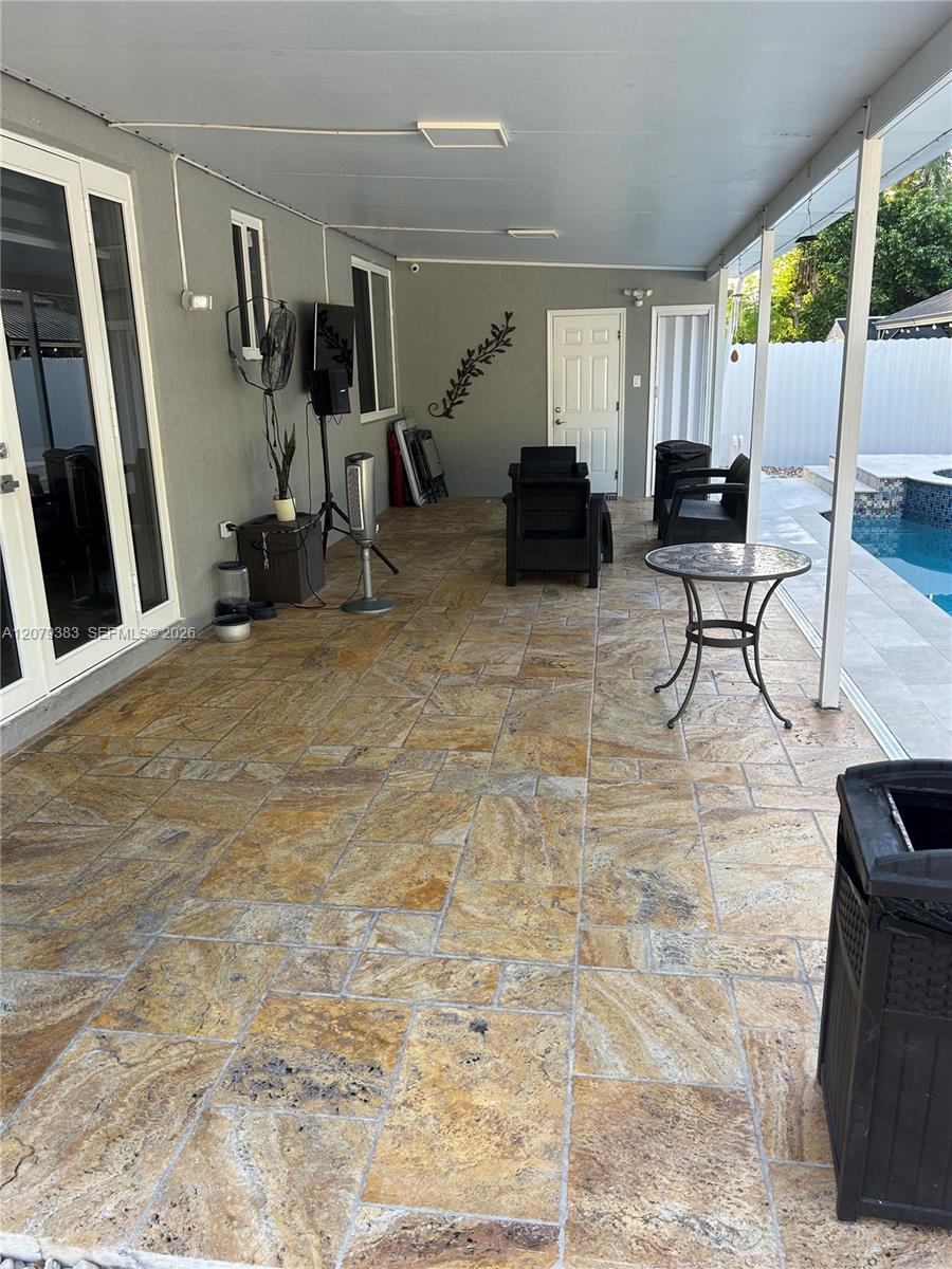 9180 NW 149th Ter, Miami Lakes FL 33018 photo 2