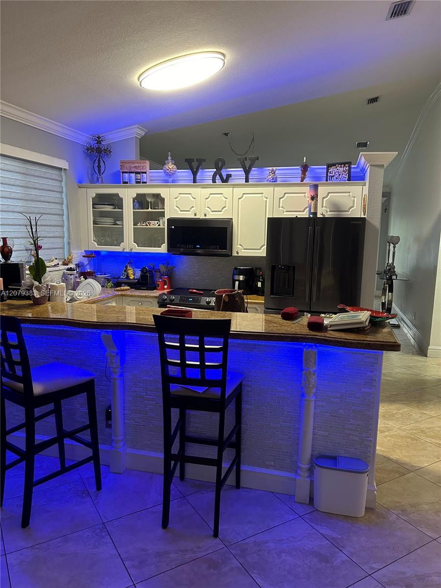 9180 NW 149th Ter, Miami Lakes FL 33018 photo 5