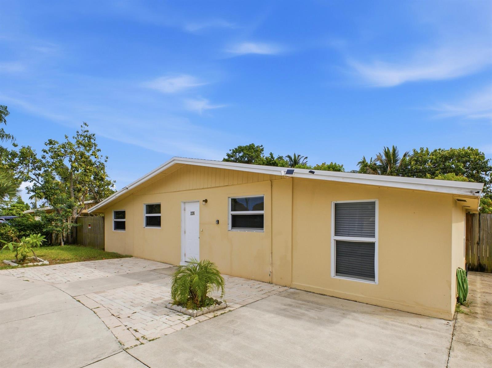 226 E Gateway Boulevard, Boynton Beach FL 33435 photo 3