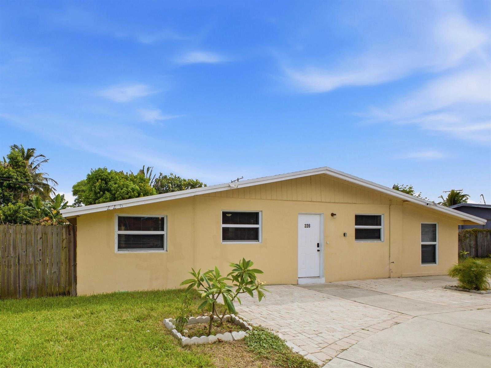 226 E Gateway Boulevard, Boynton Beach FL 33435 photo 4