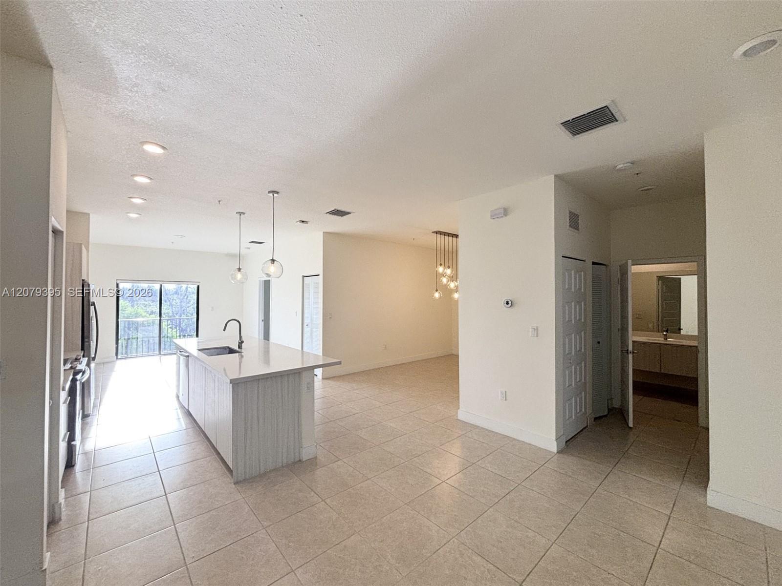 8015 NW 104th Ave # 25, Doral FL 33178 photo 2