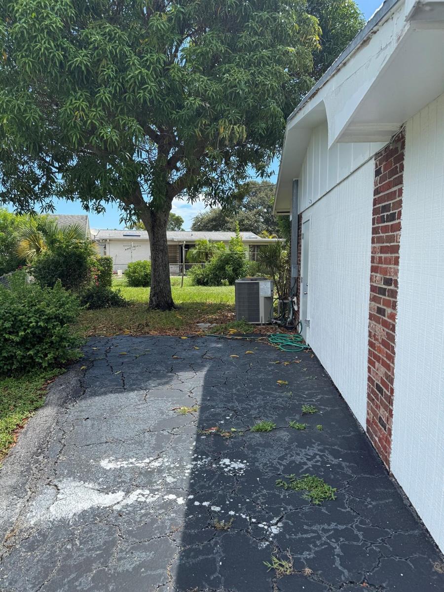 3651 BAHAMA Road, FL 33410 photo 2
