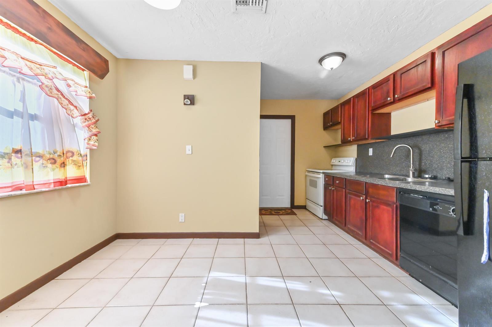 811 32nd Street, West Palm Beach FL 33407 photo 5