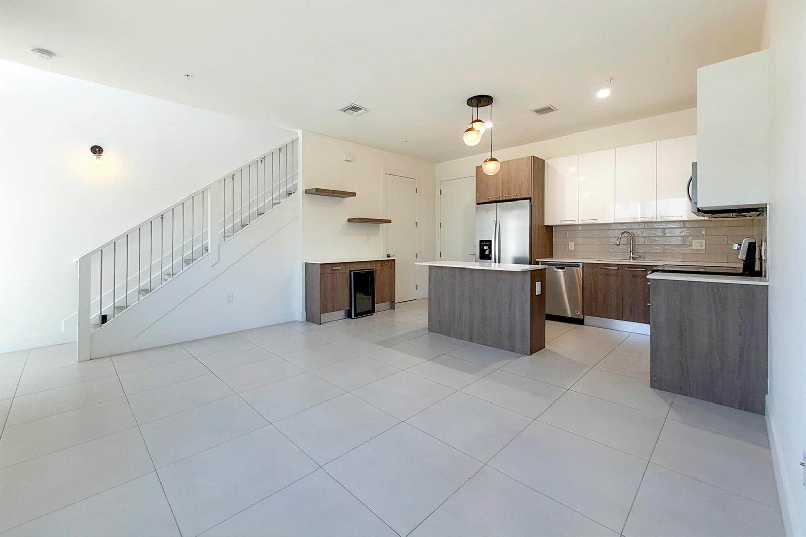 405 NE 35TH Court # 2, Oakland Park FL 33334 photo 4