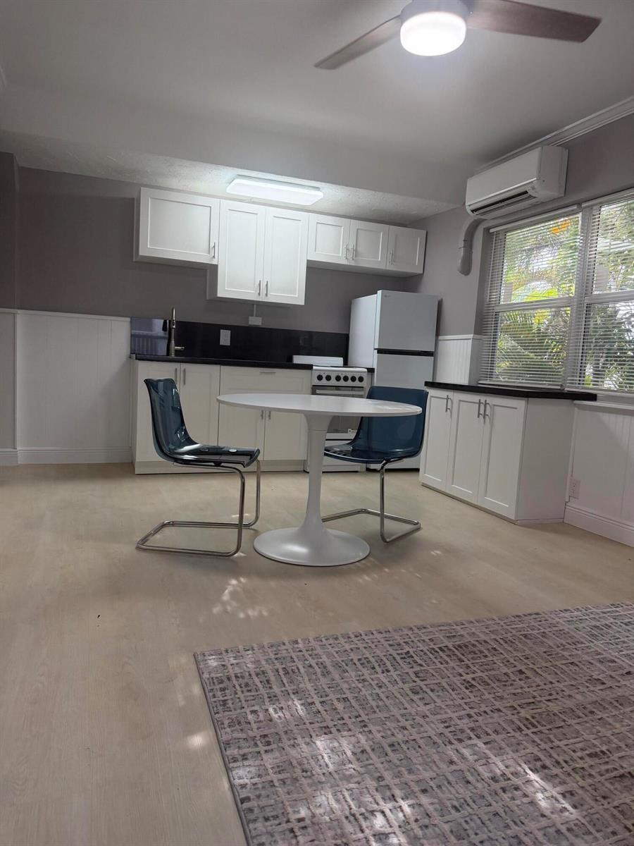 220 Washingtonia Avenue, Lauderdale By The Sea FL 33308 photo 4