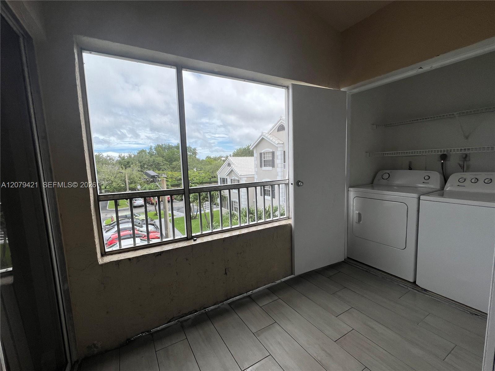 2881 N Oakland Forest Dr # 311, Oakland Park FL 33309 photo 3